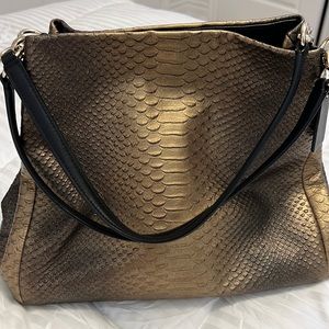 Coach leather shoulder bag